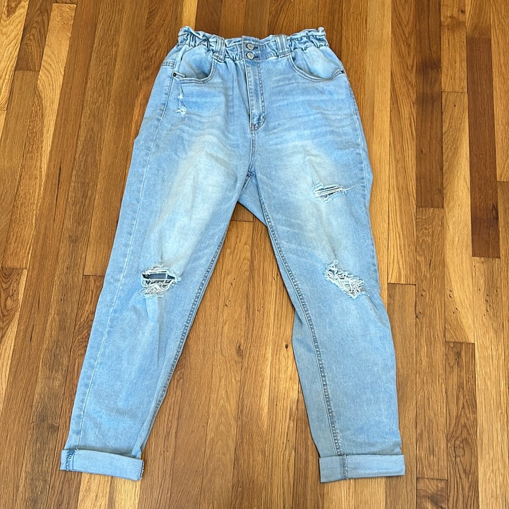 Women’s Vanilla Star Size 13 baggy-ish blue Mom jeans. GOOD CONDITION